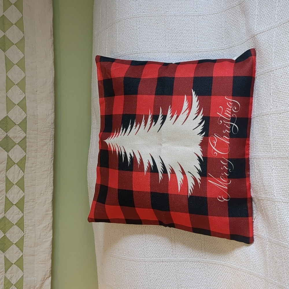 NWOT Red and Black Plaid Christmas Theow Pillow Cover